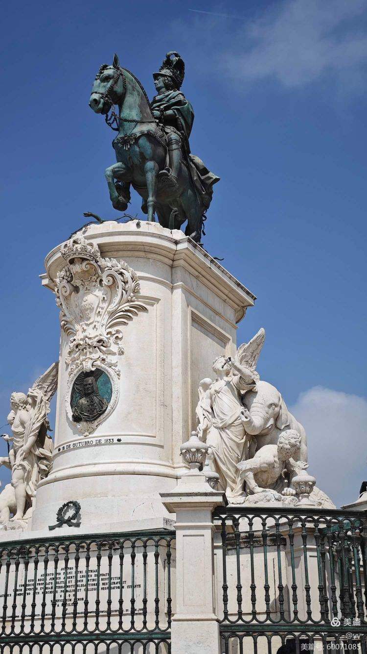 爱游戏官网-英媒晒巴黎阵中葡萄牙球员合照